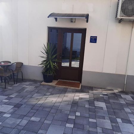 Albert Home Karlovac Dış mekan fotoğraf